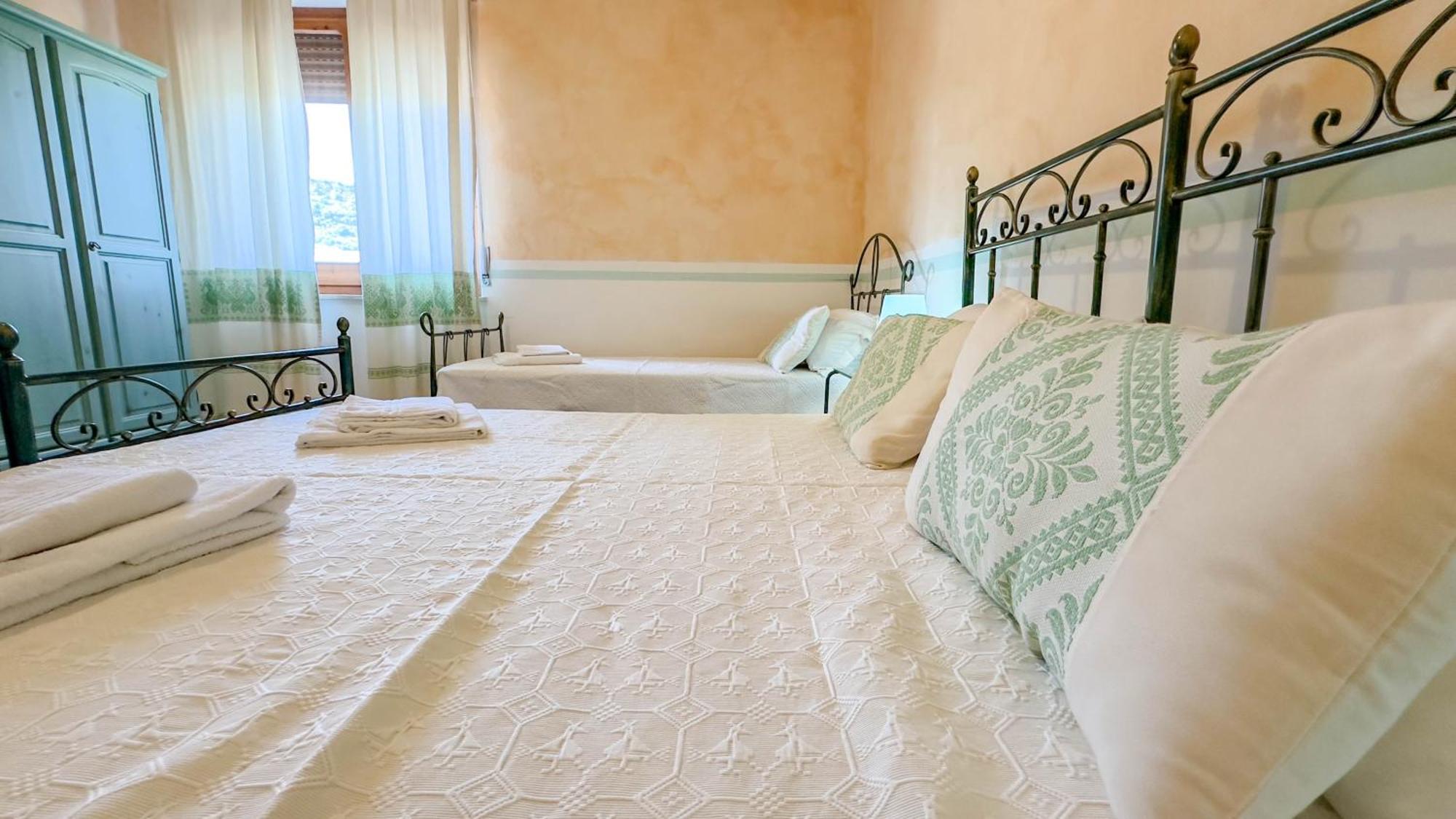 Su Recreu 'E Mare Hotel Bosa Marina Ngoại thất bức ảnh