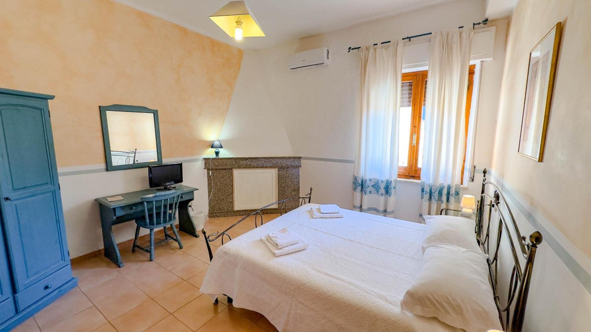 Su Recreu 'E Mare Hotel Bosa Marina Ngoại thất bức ảnh